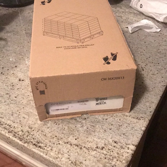 Brand new Gucci slides - Picture 6 of 6